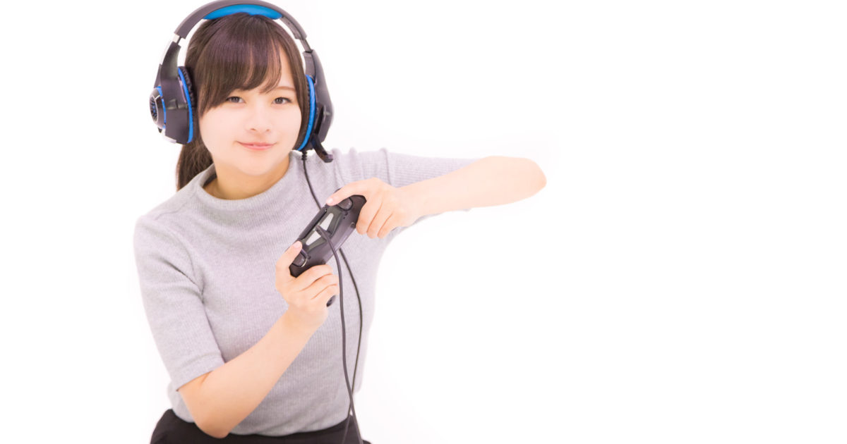 根拠のない自信でレース系ゲームをプレイする女子