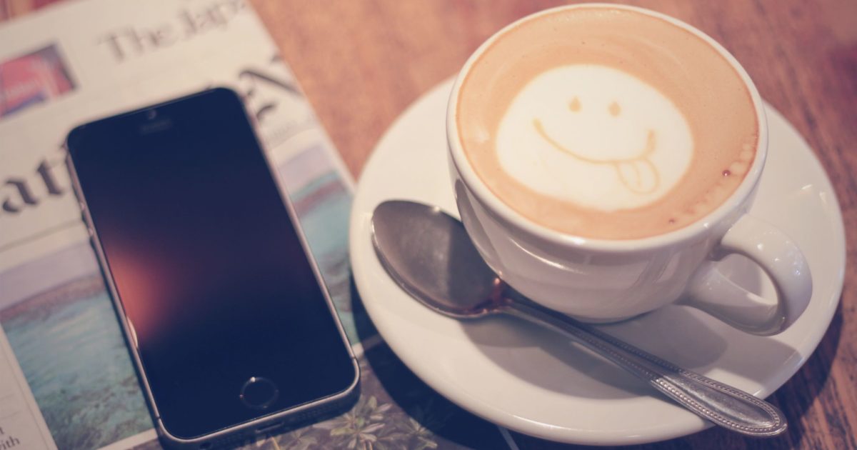 カフェラテとiPhone