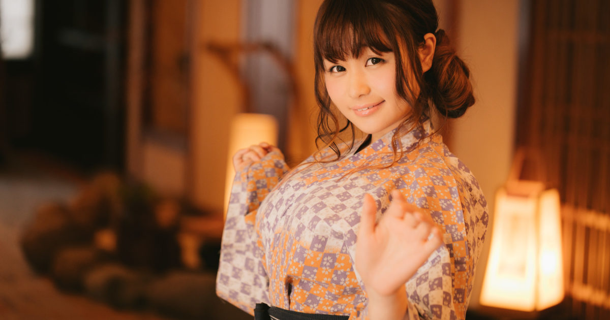 旅館浴衣を着た彼女に一目惚れ