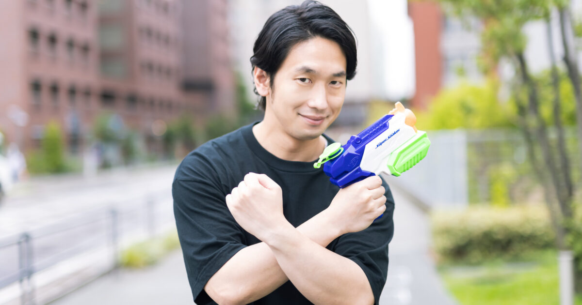 ポーズをキメるおっさんゲーマー